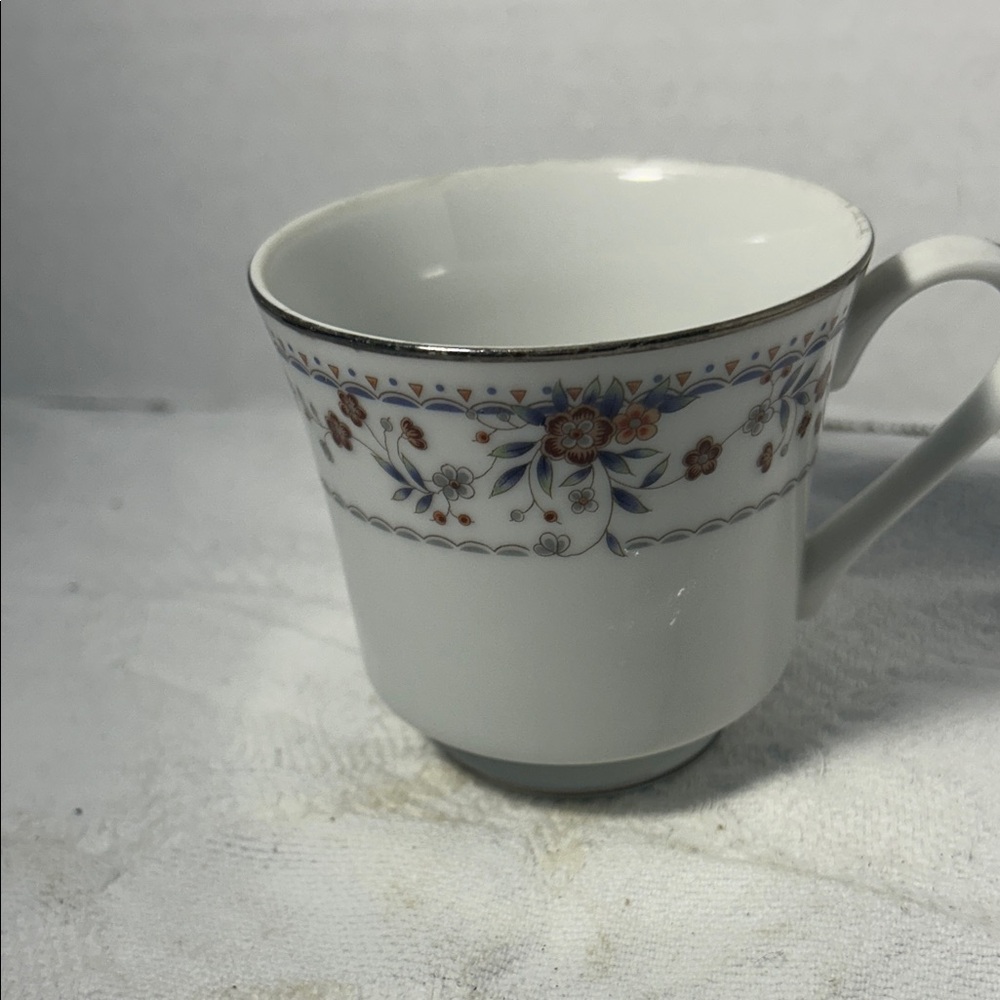 Elegant Floral White Teacup Replacement cup Made in Japan Claremont